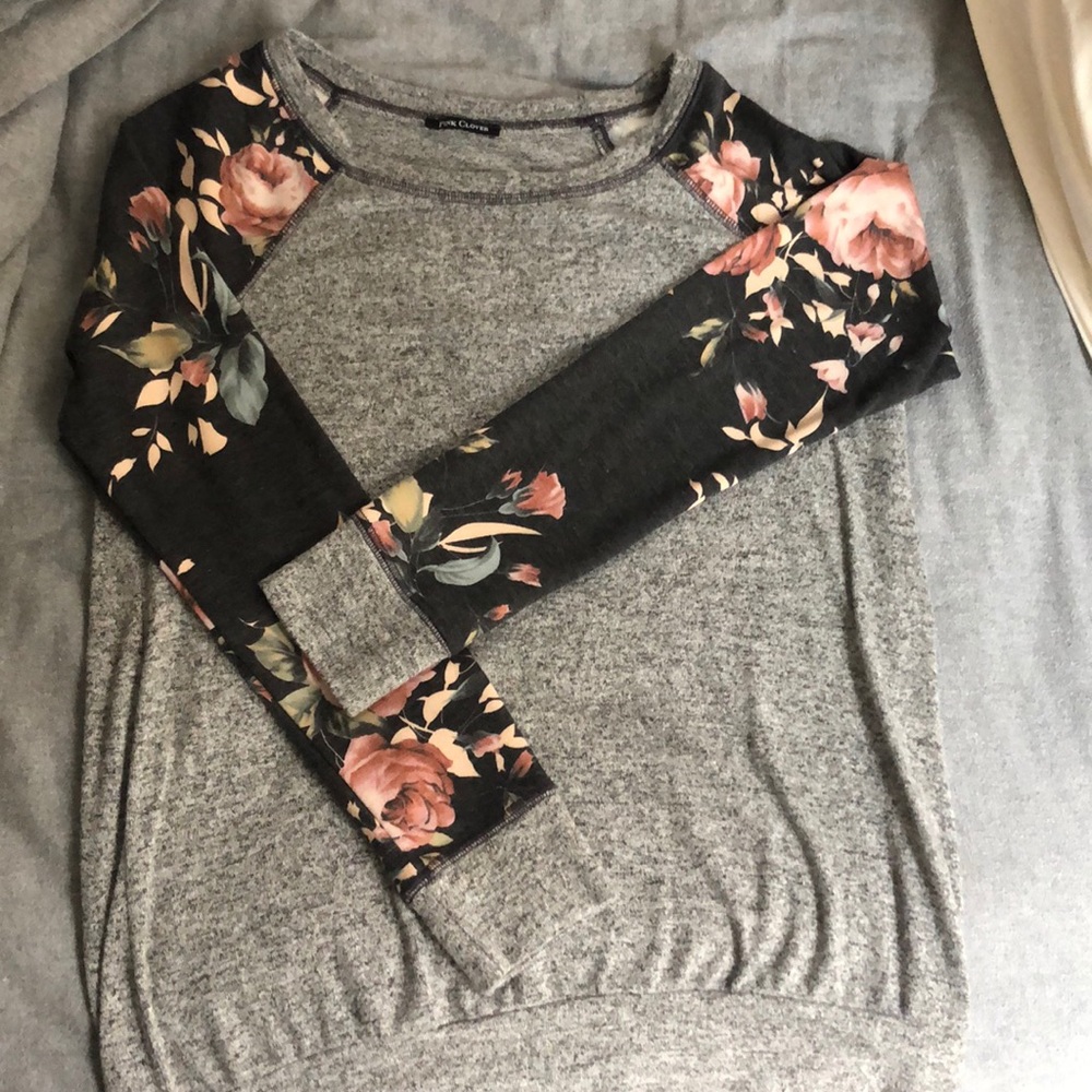 Long sleeved sweater shirt